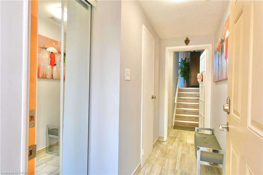 98-11 Harrisford Street, Hamilton, ON - Indoor Photo Showing Other Room