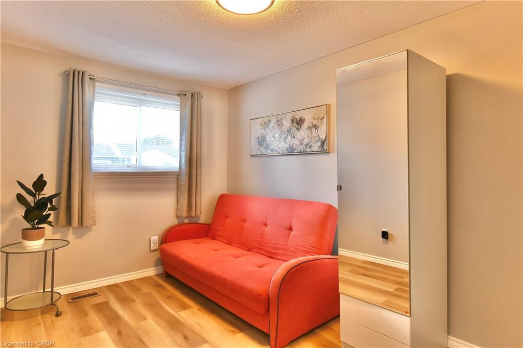 98-11 Harrisford Street, Hamilton, ON - Indoor