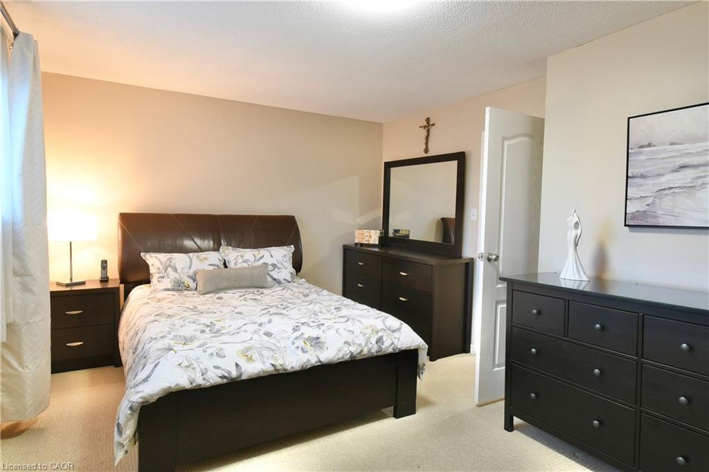 98-11 Harrisford Street, Hamilton, ON - Indoor Photo Showing Bedroom