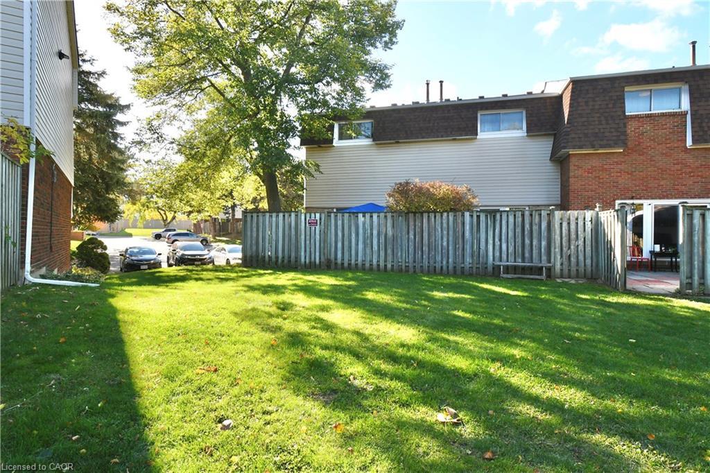 98-11 Harrisford Street, Hamilton, ON - Outdoor