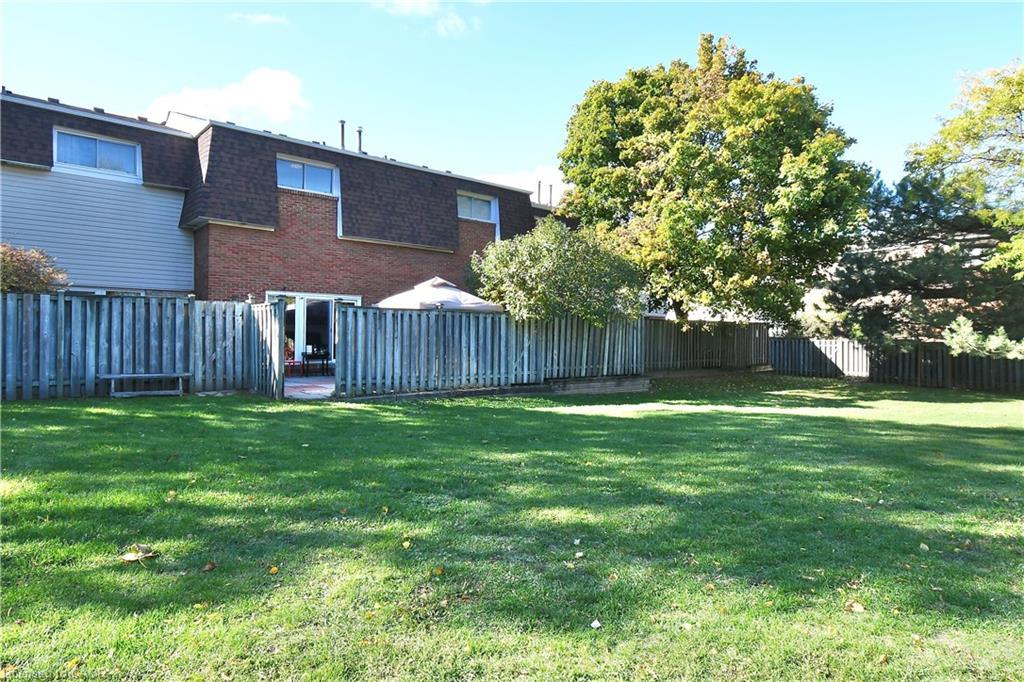 98-11 Harrisford Street, Hamilton, ON - Outdoor