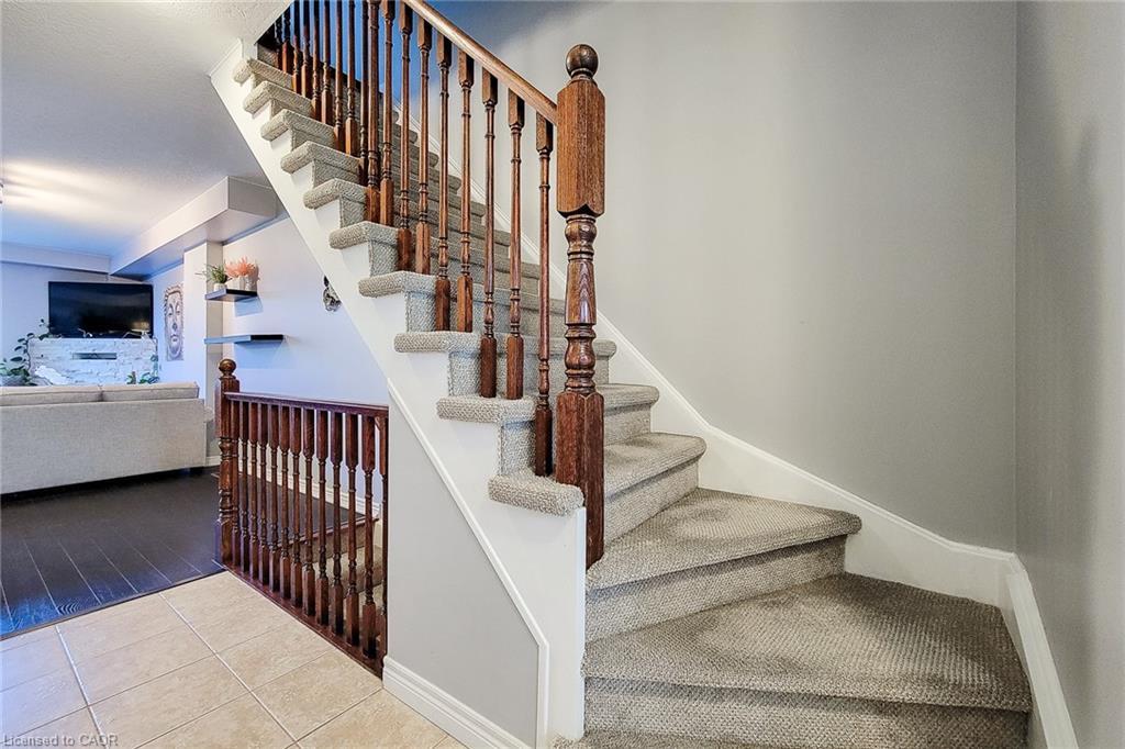 110 Marina Point Crescent, Hamilton, ON - Indoor Photo Showing Other Room