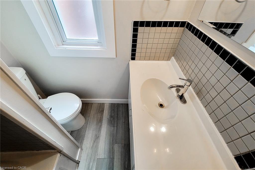 76 Wellington Street S, Hamilton, ON