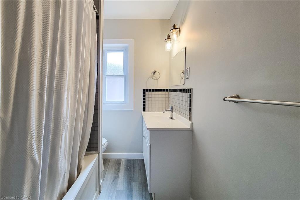 76 Wellington Street S, Hamilton, ON