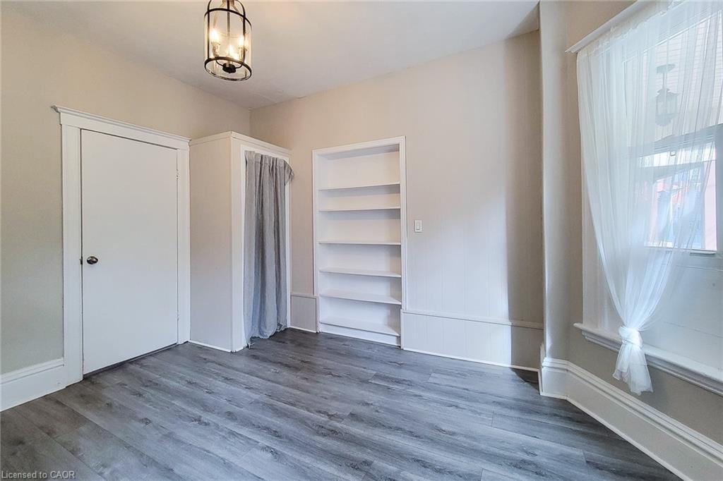 76 Wellington Street S, Hamilton, ON