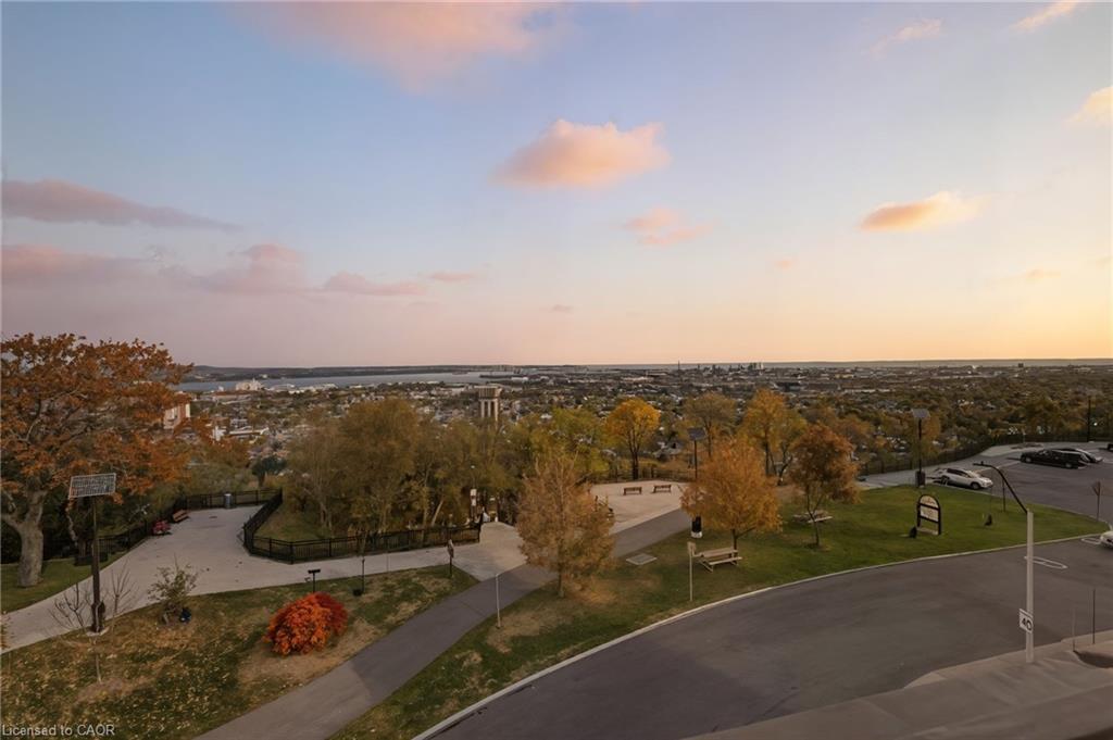 502-166 Mountain Park Avenue, Hamilton, ON - Outdoor With View