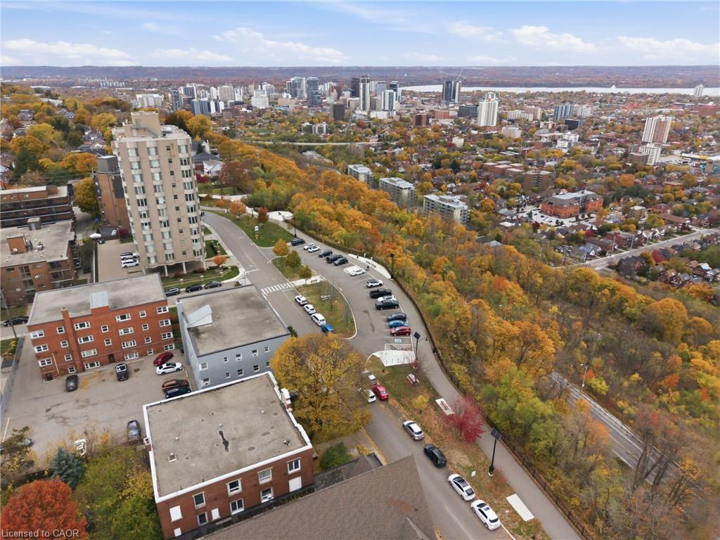 502-166 Mountain Park Avenue, Hamilton, ON - Outdoor With View