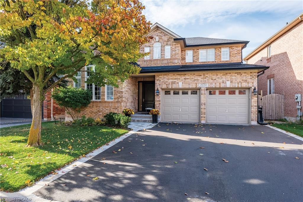2124 Blackforest Crescent, Oakville, ON - Outdoor With Facade