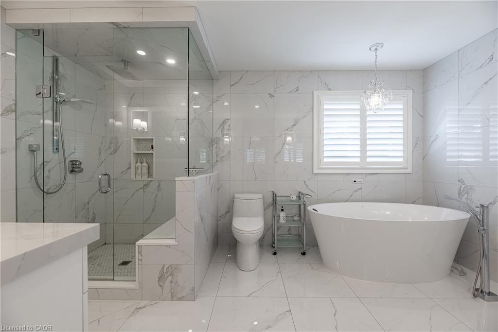 2124 Blackforest Crescent, Oakville, ON - Indoor Photo Showing Bathroom