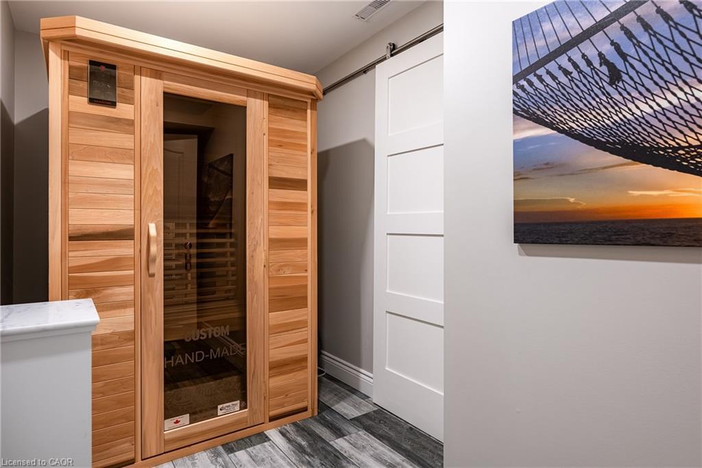 2124 Blackforest Crescent, Oakville, ON - Indoor Photo Showing Other Room