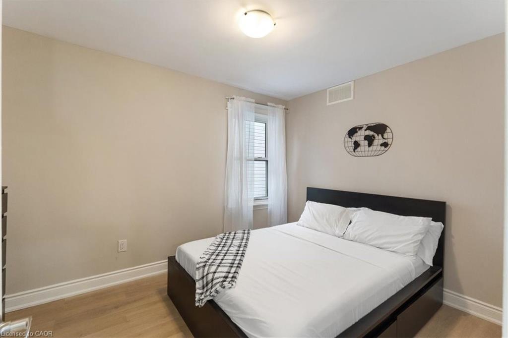 171 Britannia Avenue, Hamilton, ON - Indoor Photo Showing Bedroom
