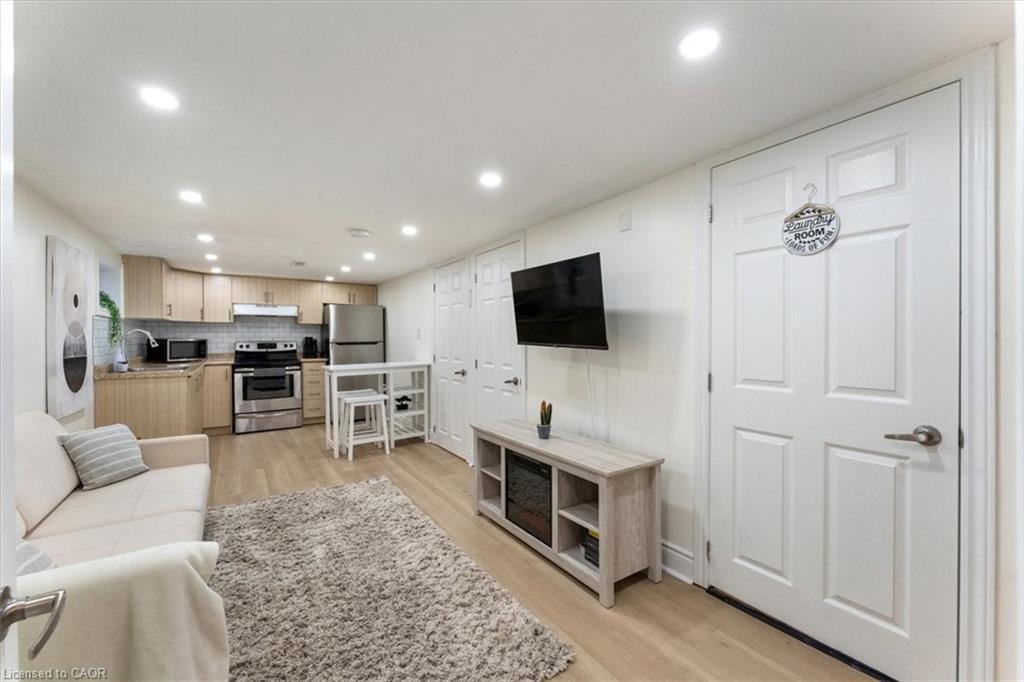 171 Britannia Avenue, Hamilton, ON - Indoor Photo Showing Other Room