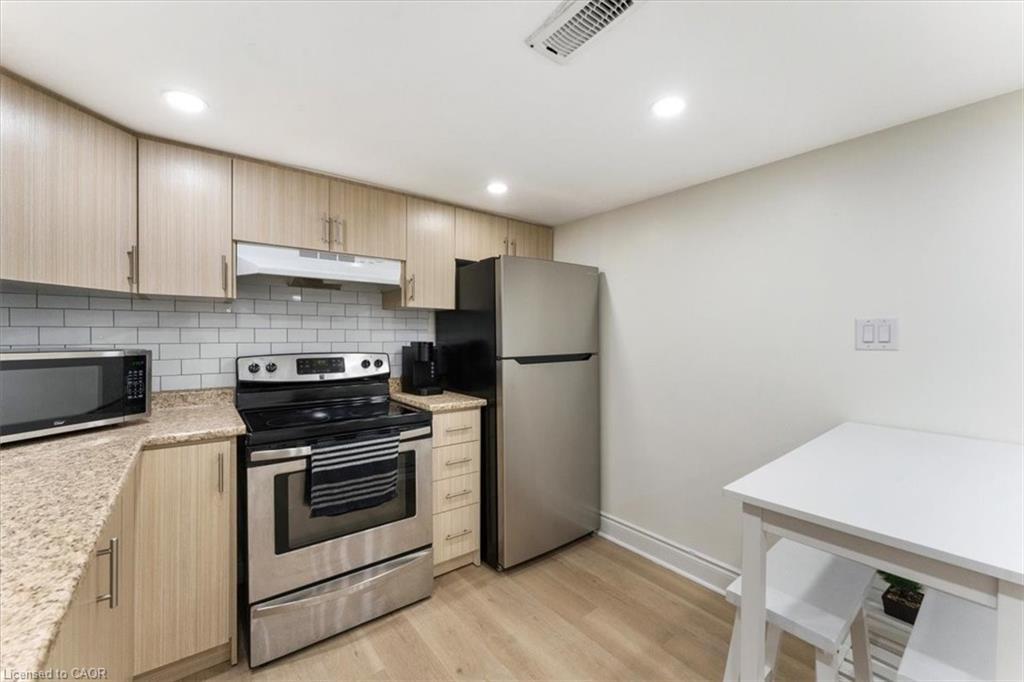 171 Britannia Avenue, Hamilton, ON - Indoor Photo Showing Kitchen
