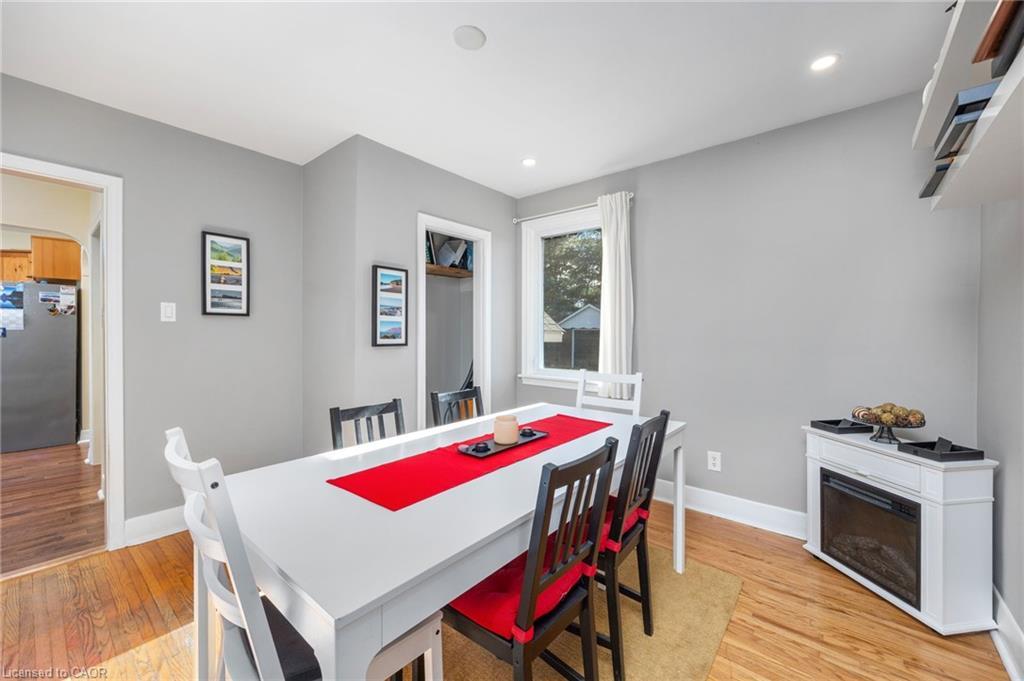 1140 2Nd Concession Concession W, Flamborough, ON - Indoor Photo Showing Dining Room