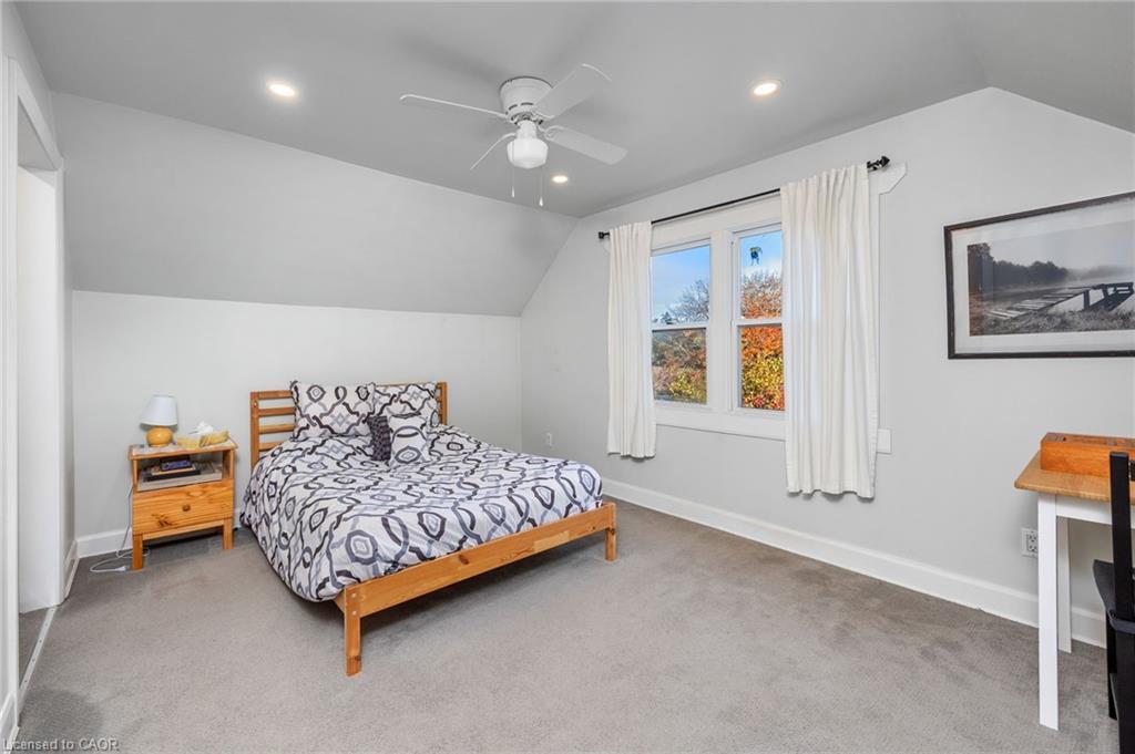 1140 2Nd Concession Concession W, Flamborough, ON - Indoor Photo Showing Bedroom