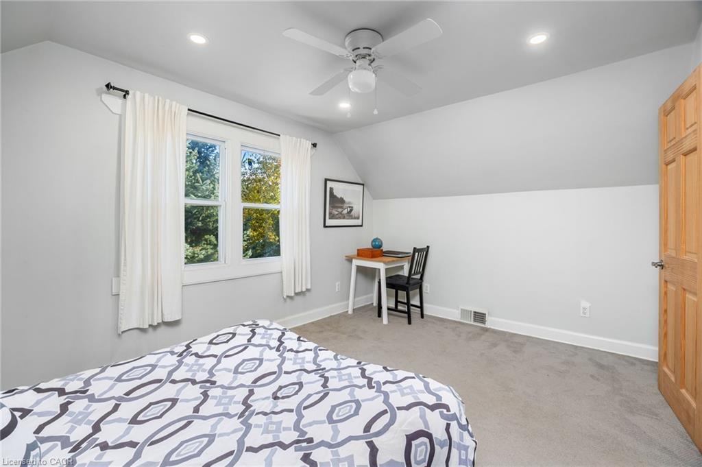 1140 2Nd Concession Concession W, Flamborough, ON - Indoor Photo Showing Bedroom