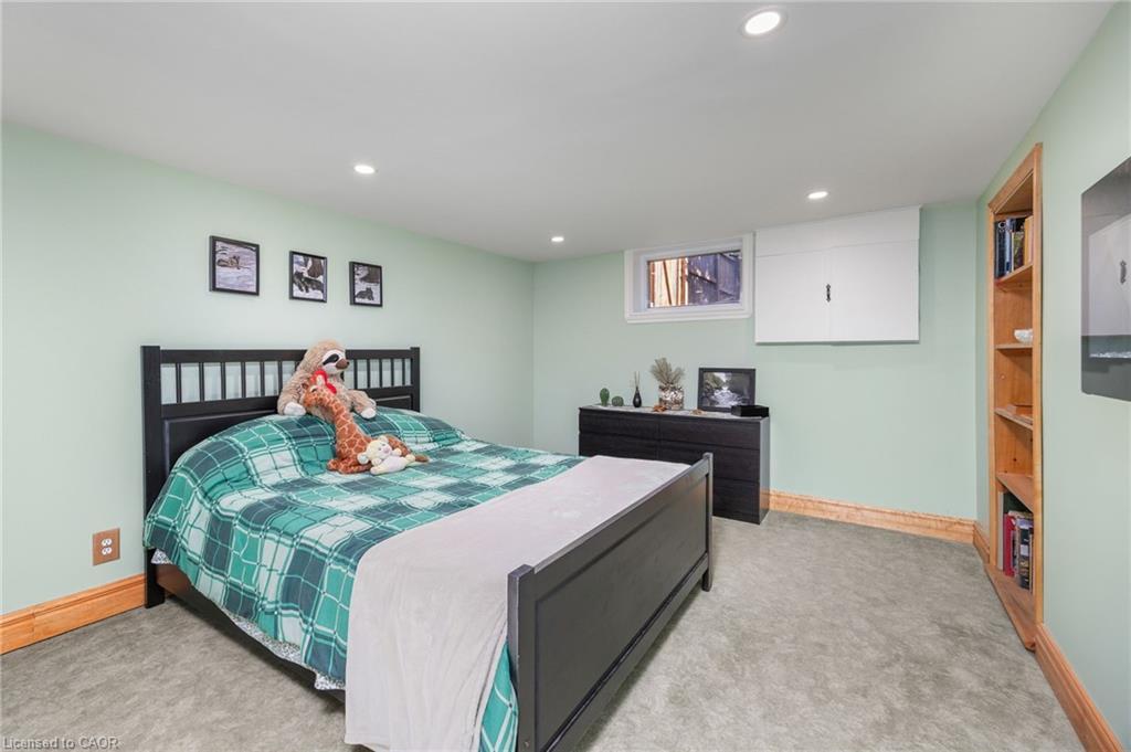 1140 2Nd Concession Concession W, Flamborough, ON - Indoor Photo Showing Bedroom
