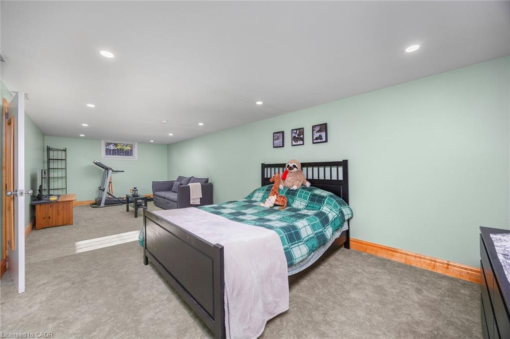 1140 2Nd Concession Concession W, Flamborough, ON - Indoor Photo Showing Bedroom