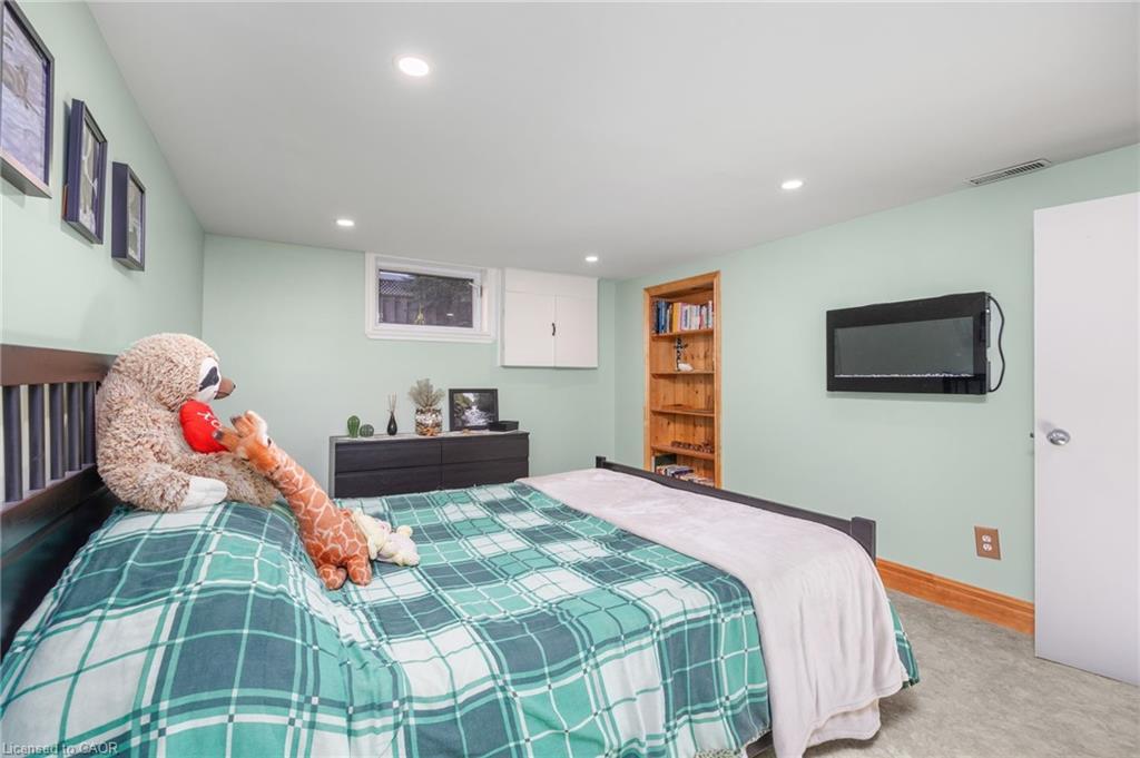 1140 2Nd Concession Concession W, Flamborough, ON - Indoor Photo Showing Bedroom