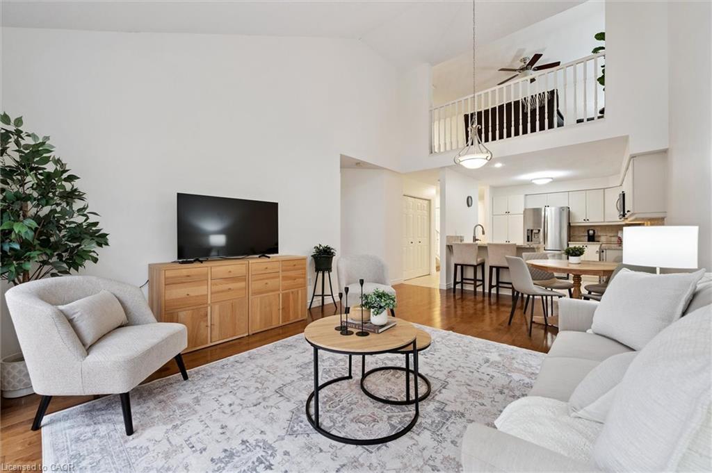 92 Schroder Crescent, Guelph, ON - Indoor Photo Showing Living Room