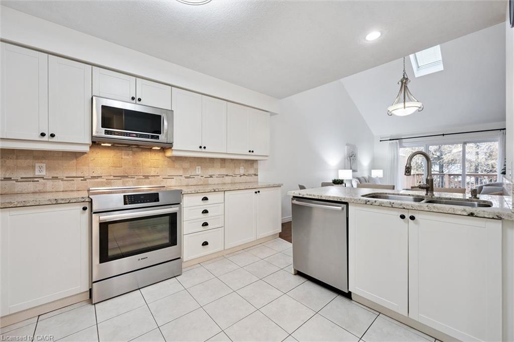92 Schroder Crescent, Guelph, ON - Indoor Photo Showing Kitchen With Double Sink
