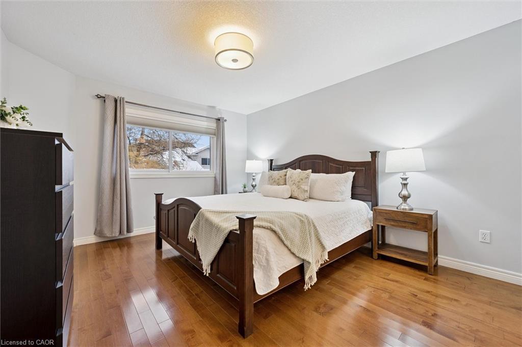 92 Schroder Crescent, Guelph, ON - Indoor Photo Showing Bedroom