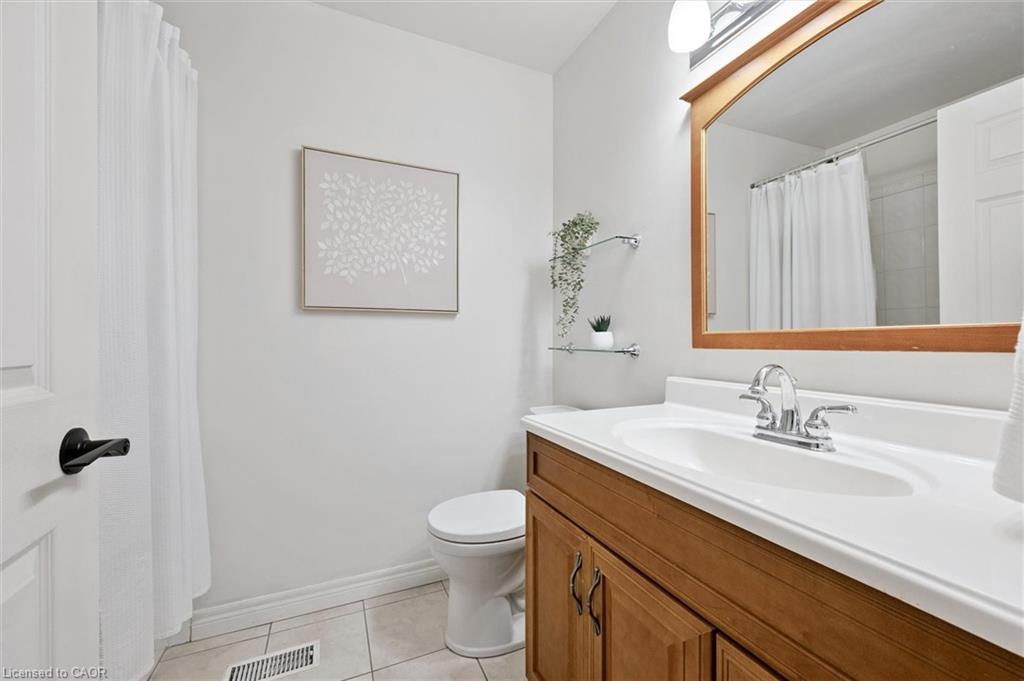 92 Schroder Crescent, Guelph, ON - Indoor Photo Showing Bathroom