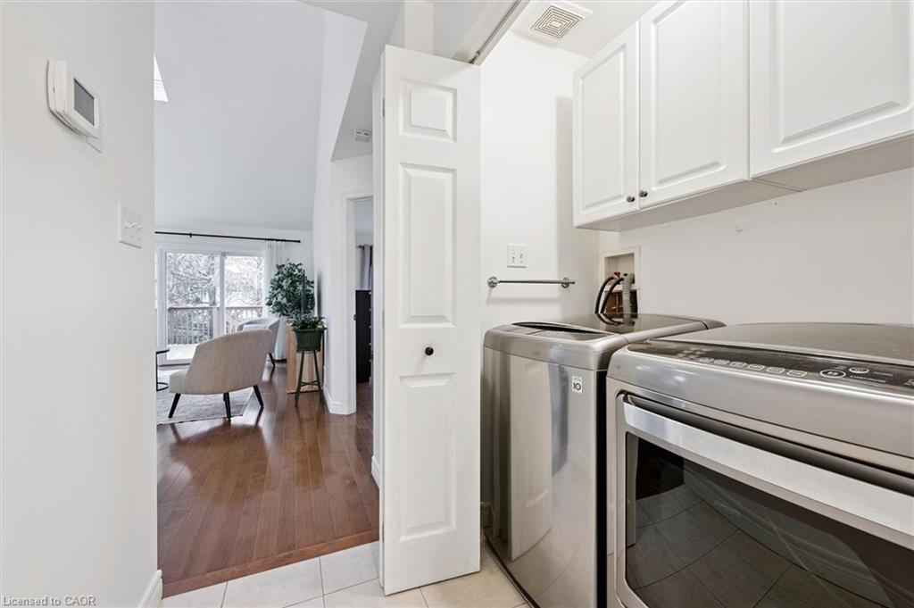 92 Schroder Crescent, Guelph, ON - Indoor Photo Showing Laundry Room