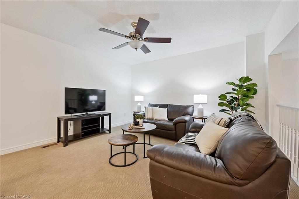 92 Schroder Crescent, Guelph, ON - Indoor Photo Showing Living Room