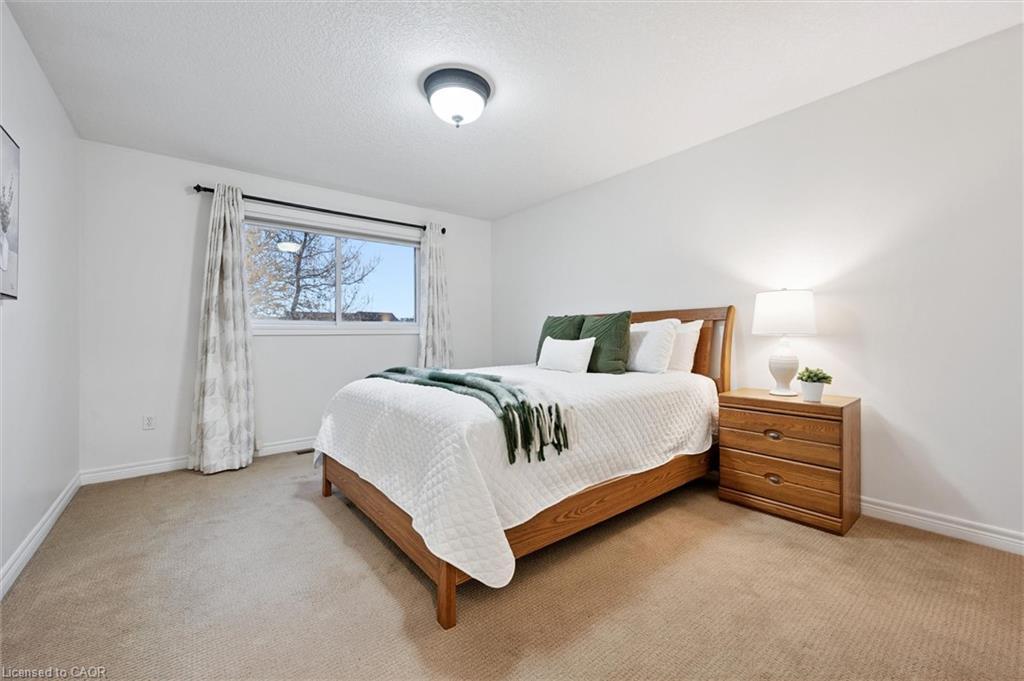 92 Schroder Crescent, Guelph, ON - Indoor Photo Showing Bedroom