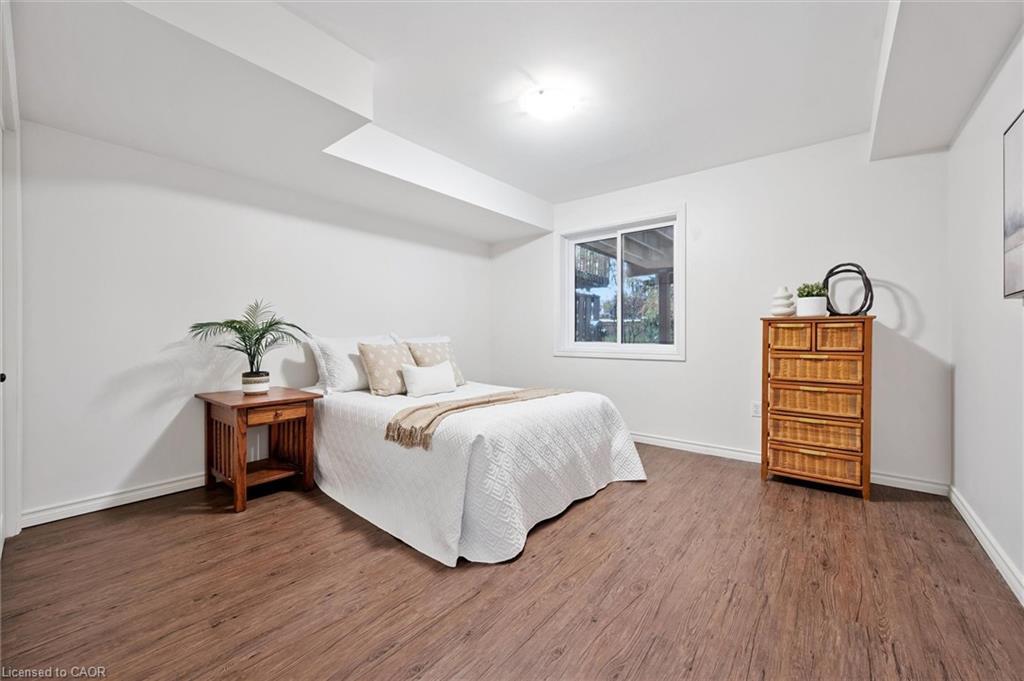 92 Schroder Crescent, Guelph, ON - Indoor Photo Showing Bedroom