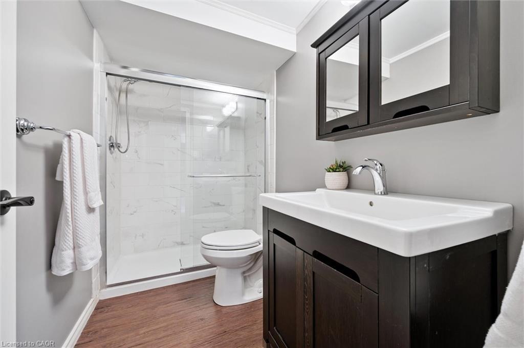 92 Schroder Crescent, Guelph, ON - Indoor Photo Showing Bathroom