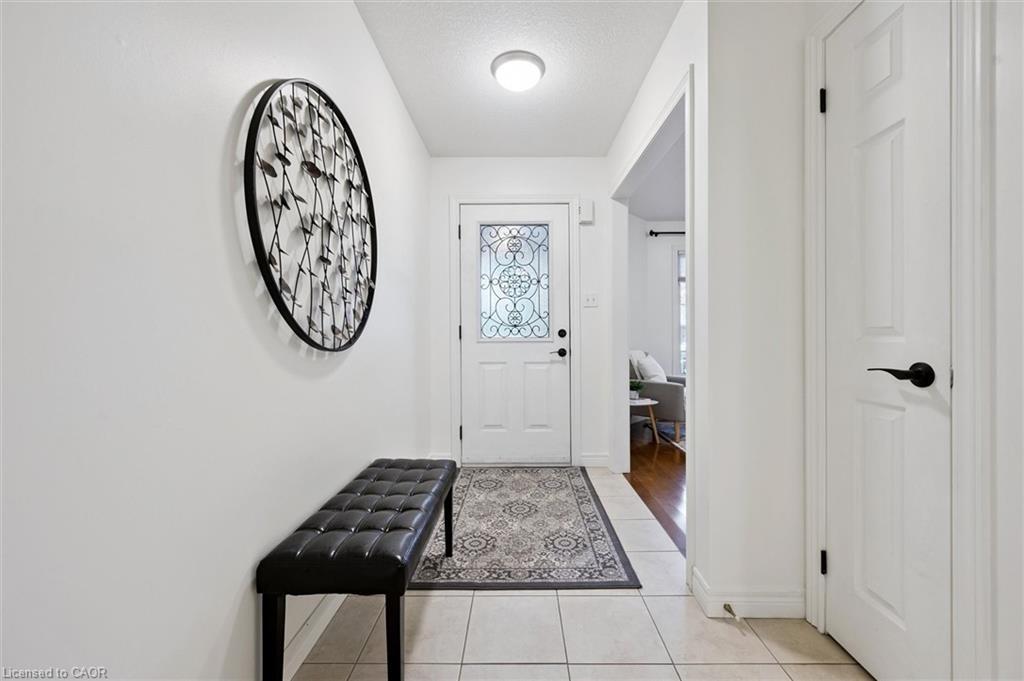 92 Schroder Crescent, Guelph, ON - Indoor Photo Showing Other Room