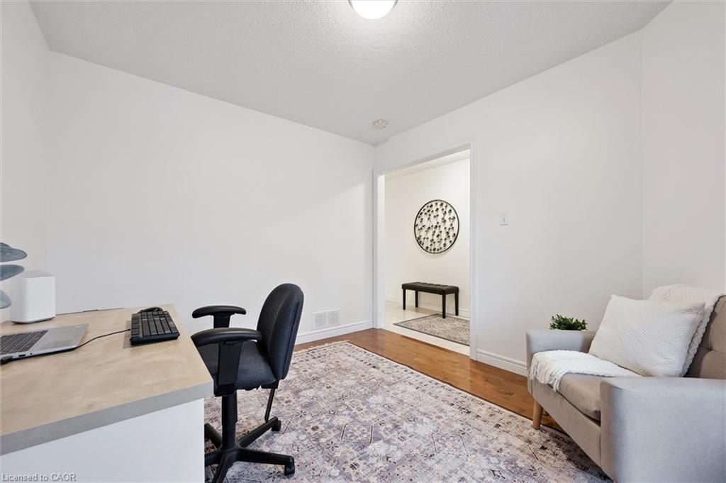 92 Schroder Crescent, Guelph, ON - Indoor Photo Showing Other Room