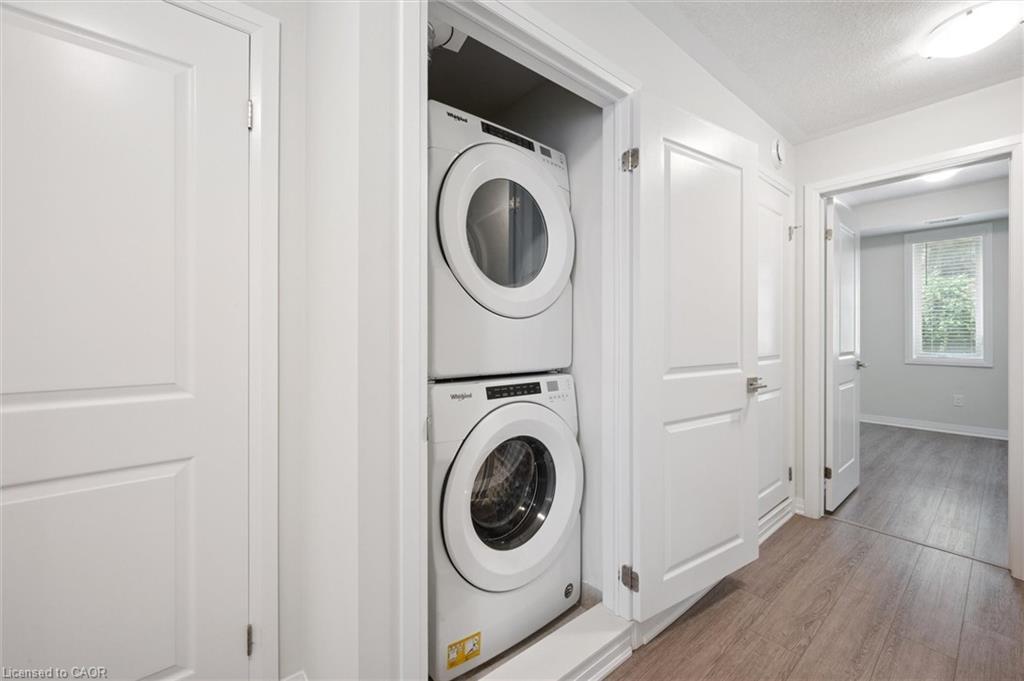 C34-25 Isherwood Avenue, Cambridge, ON - Indoor Photo Showing Laundry Room