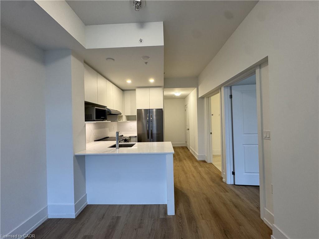 609-206 King Street W, Hamilton, ON - Indoor Photo Showing Kitchen