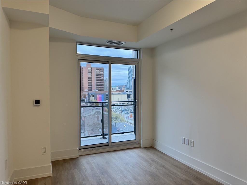 609-206 King Street W, Hamilton, ON - Indoor Photo Showing Other Room
