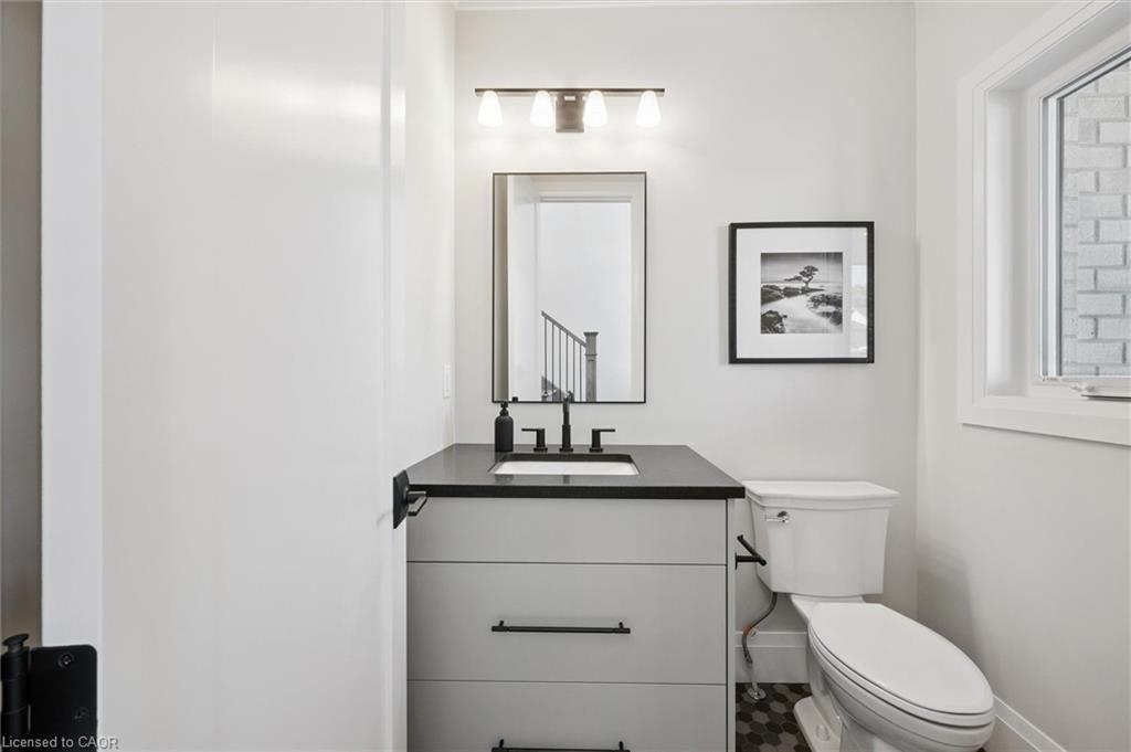 4 Winders Trail, Ingersoll, ON - Indoor Photo Showing Bathroom