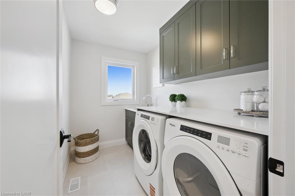 4 Winders Trail, Ingersoll, ON - Indoor Photo Showing Laundry Room