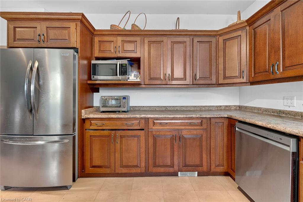 1413 Edgewood Road, Hamilton, ON - Indoor Photo Showing Kitchen