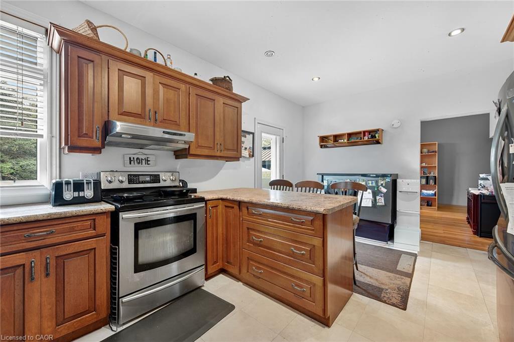 1413 Edgewood Road, Hamilton, ON - Indoor Photo Showing Kitchen