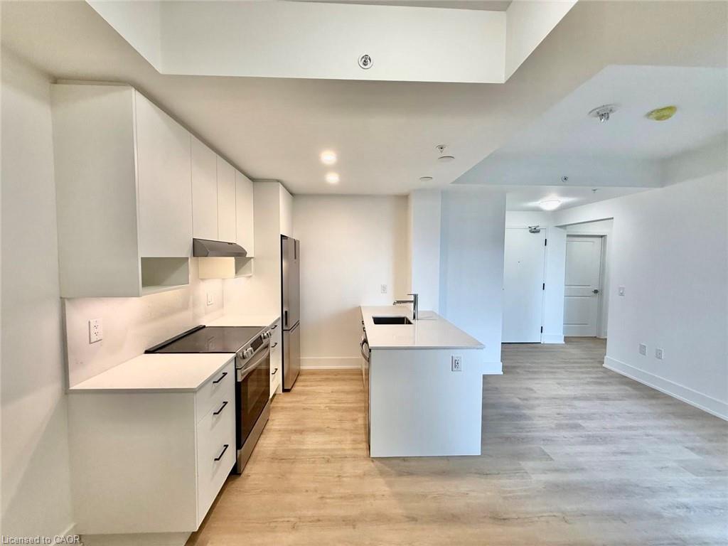 711-206 King Street W, Hamilton, ON - Indoor Photo Showing Kitchen