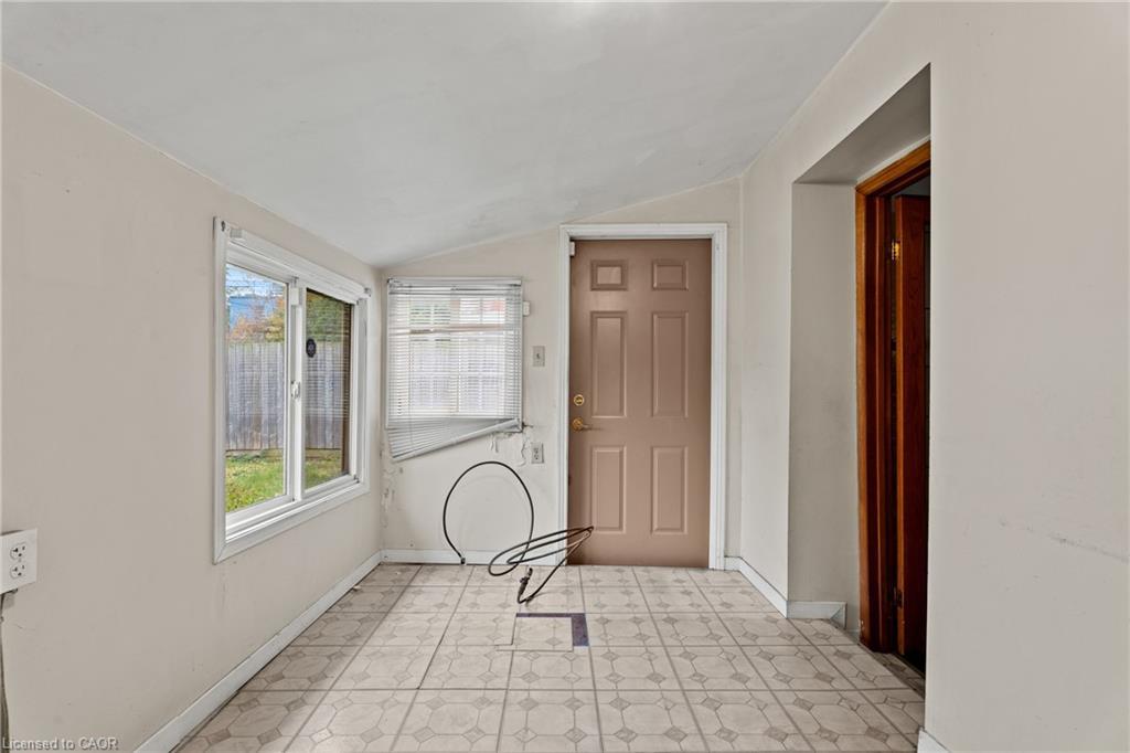 156 Macnab Street N, Hamilton, ON - Indoor Photo Showing Other Room