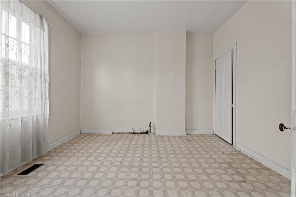 156 Macnab Street N, Hamilton, ON - Indoor Photo Showing Other Room