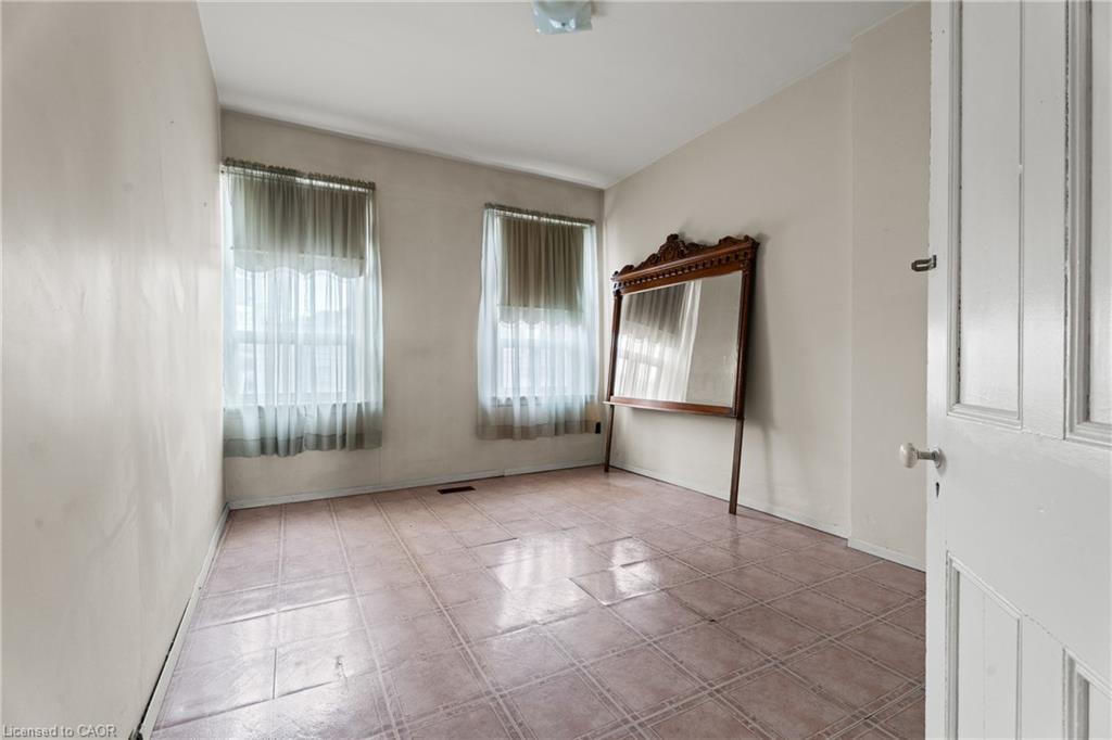 156 Macnab Street N, Hamilton, ON - Indoor Photo Showing Other Room