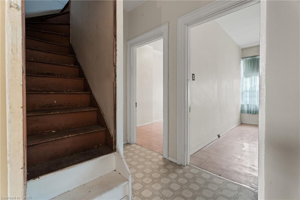 156 Macnab Street N, Hamilton, ON - Indoor Photo Showing Other Room