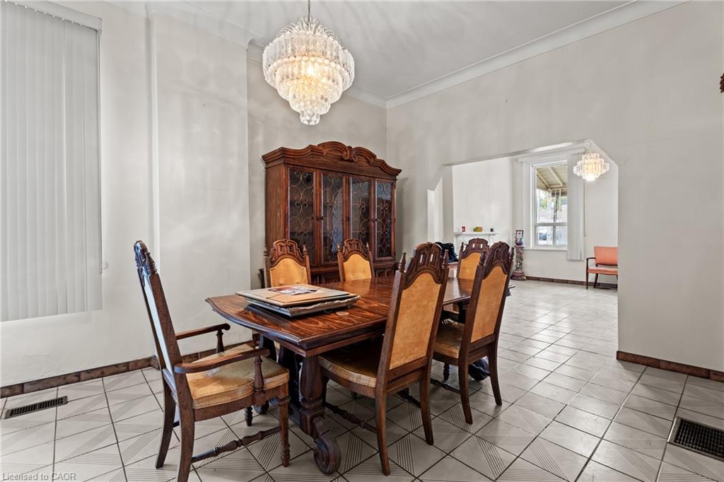156 Macnab Street N, Hamilton, ON - Indoor Photo Showing Dining Room