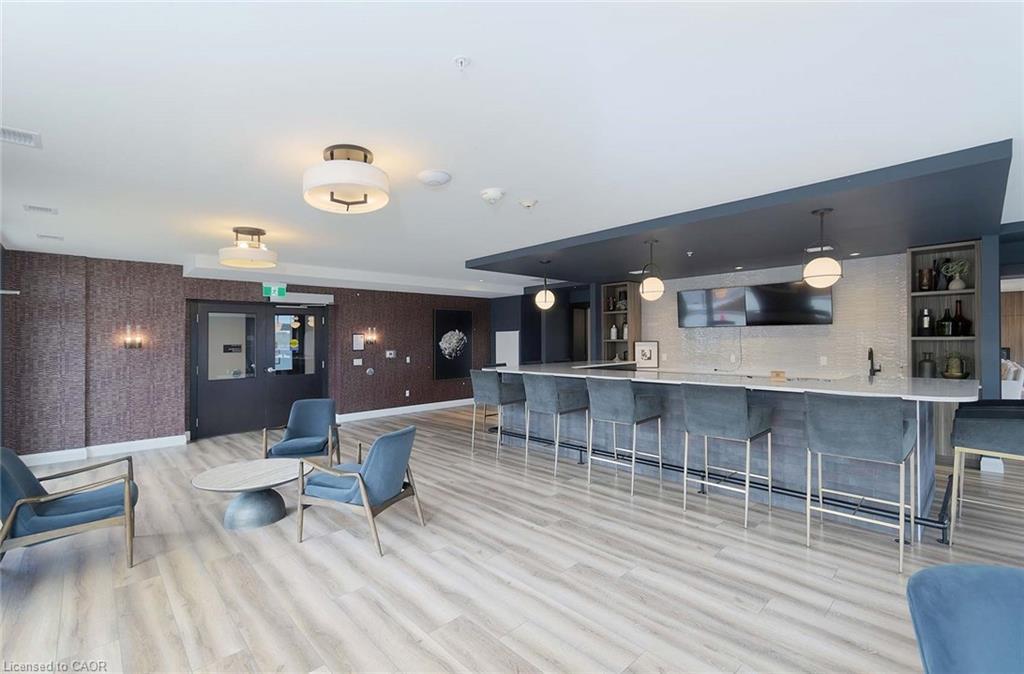 910-15 Glebe Street, Waterloo, ON - Indoor Photo Showing Other Room