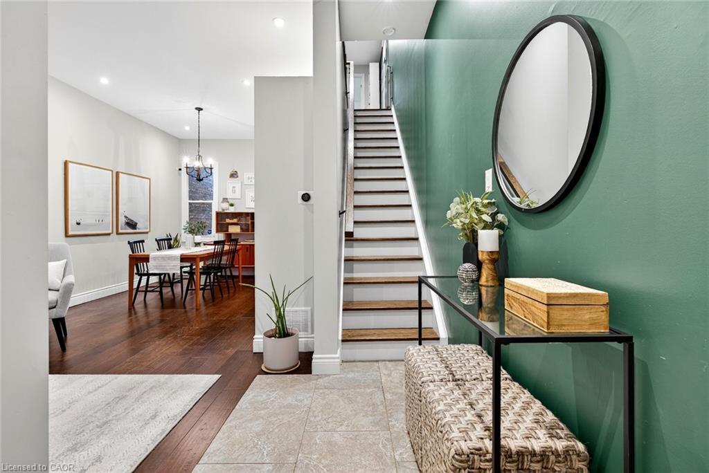 36 Ashley Street, Hamilton, ON - Indoor Photo Showing Other Room