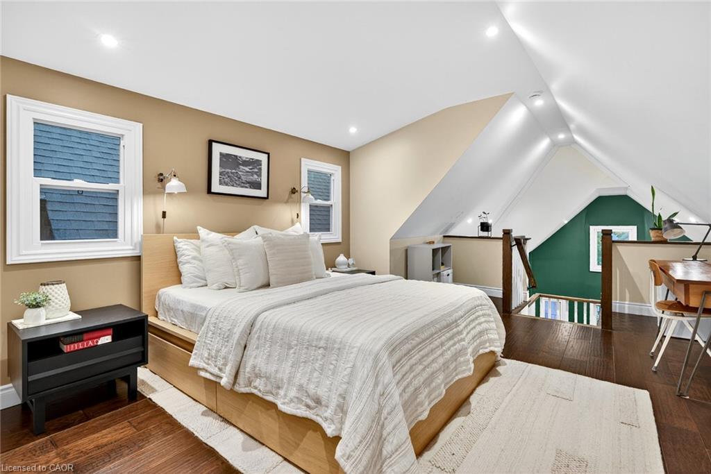 36 Ashley Street, Hamilton, ON - Indoor Photo Showing Bedroom
